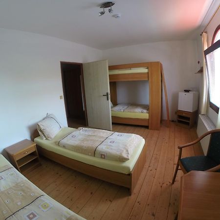 Penzion Jaros Popuvky Bagian luar foto