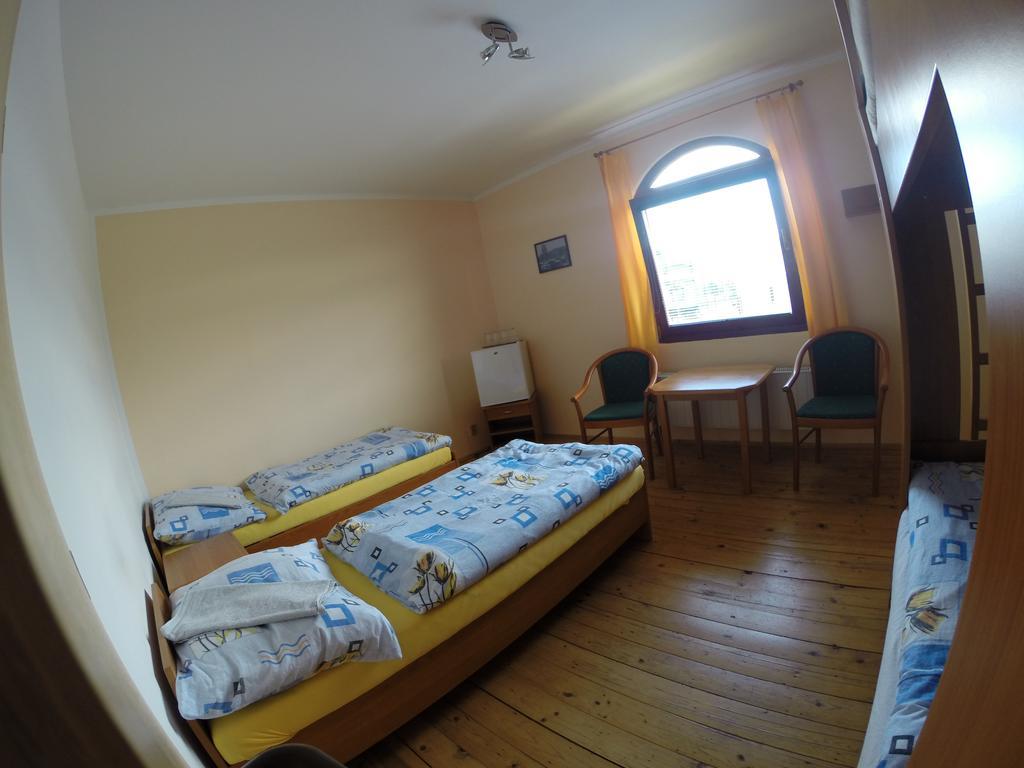Penzion Jaros Popuvky Bagian luar foto