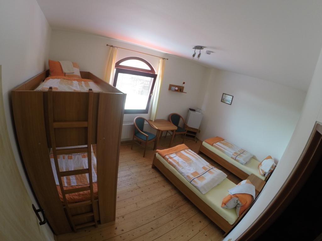 Penzion Jaros Popuvky Bagian luar foto